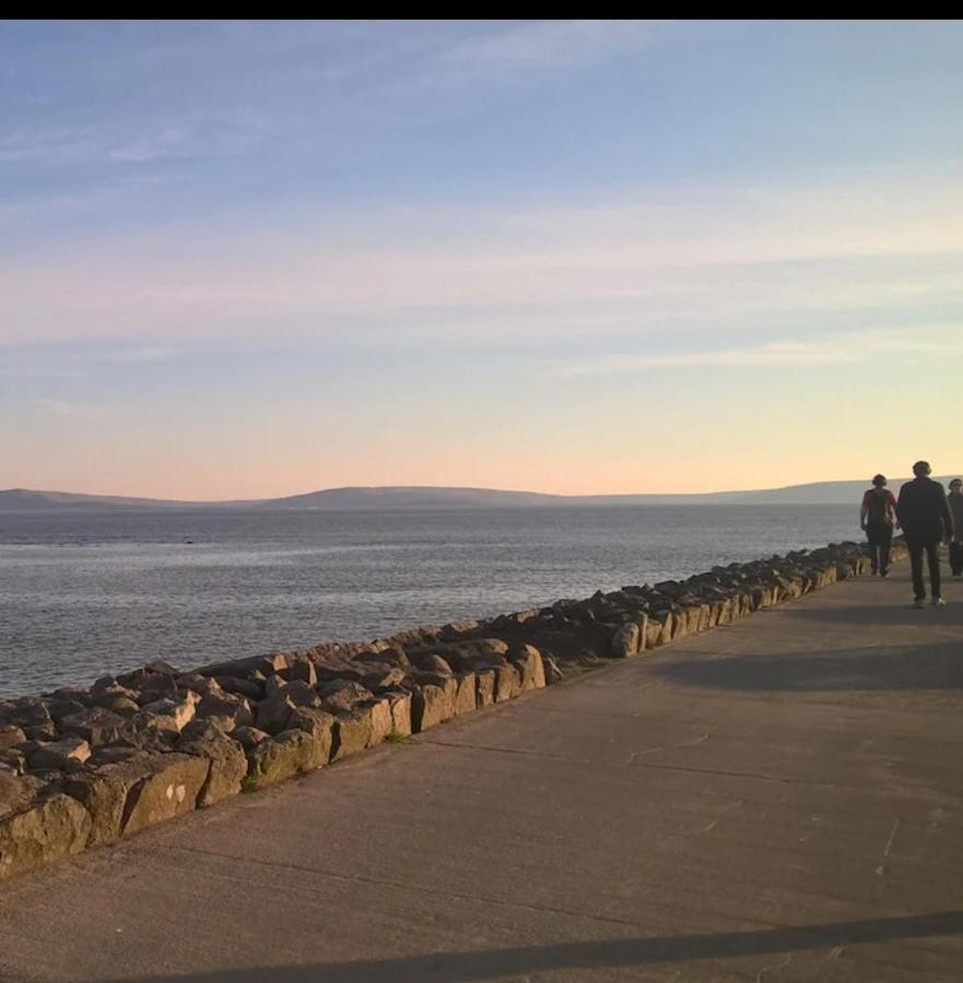 Salthill Village 3 Bed Apartment Galway Esterno foto